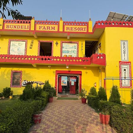 Bundeli Farm Resort & Banquet אורצ'ה מראה חיצוני תמונה