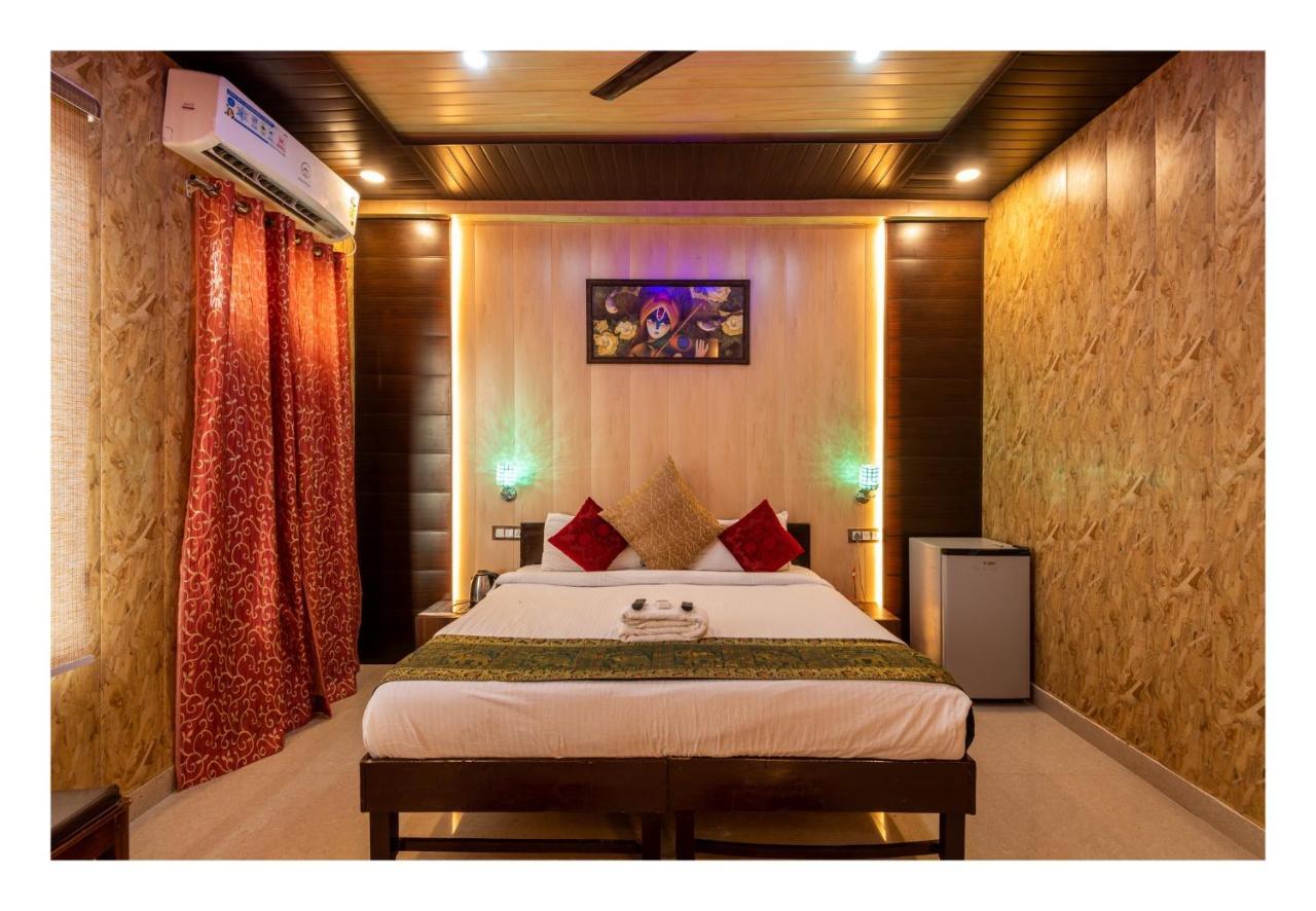 Bundeli Farm Resort & Banquet אורצ'ה מראה חיצוני תמונה