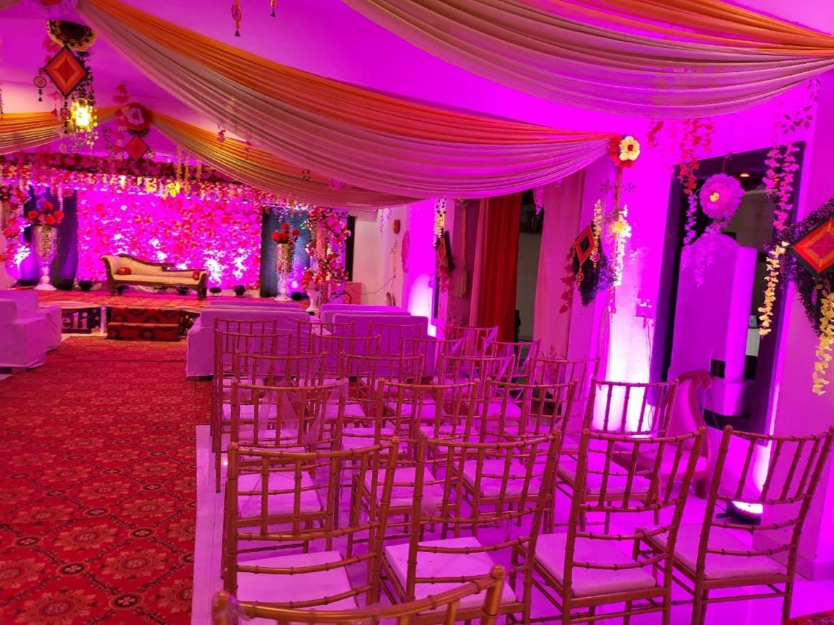 Bundeli Farm Resort & Banquet אורצ'ה מראה חיצוני תמונה