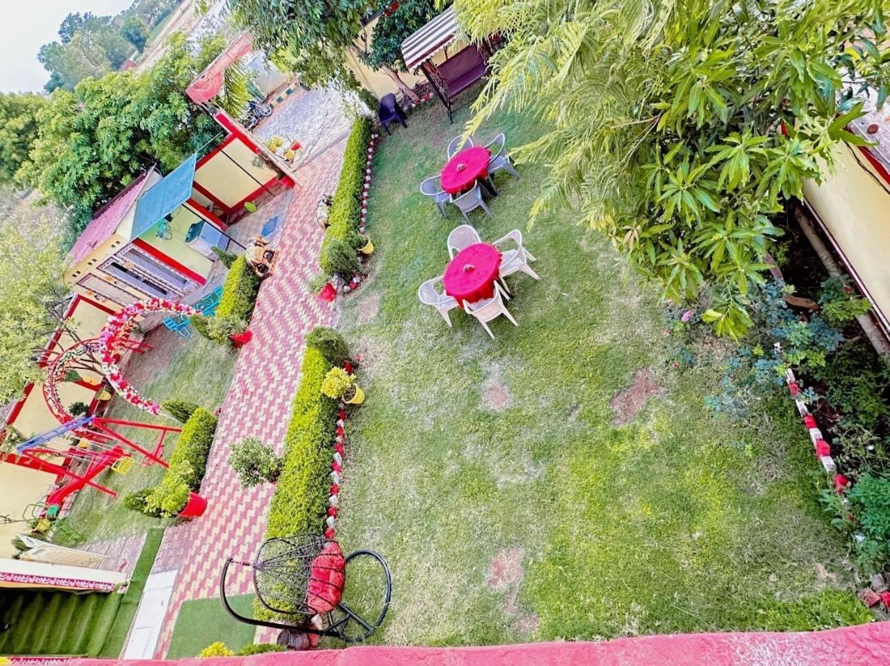 Bundeli Farm Resort & Banquet אורצ'ה מראה חיצוני תמונה