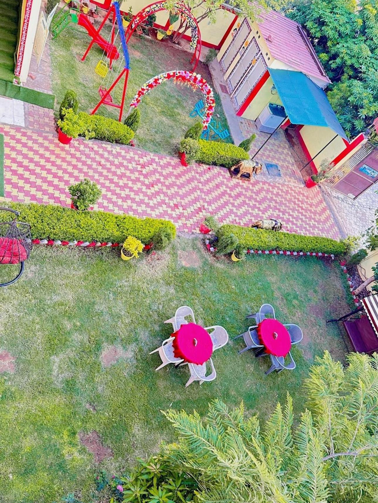 Bundeli Farm Resort & Banquet אורצ'ה מראה חיצוני תמונה
