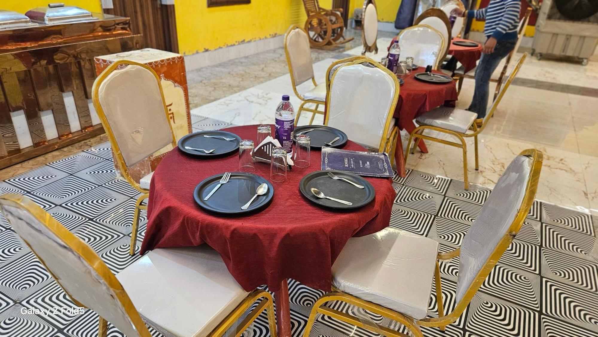 Bundeli Farm Resort & Banquet אורצ'ה מראה חיצוני תמונה